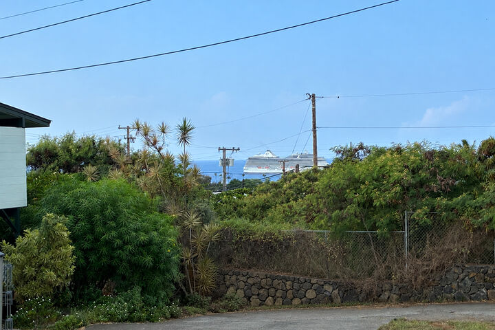 Property Photo:  75-181 Kalani St  HI 96740 