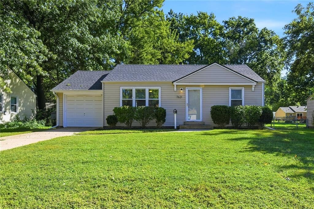 Property Photo: 7621 Conser Street KS 66204