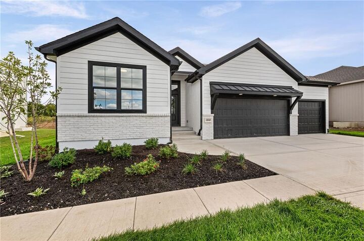 Property Photo:  18949 W 193rd Terrace  KS 66083 