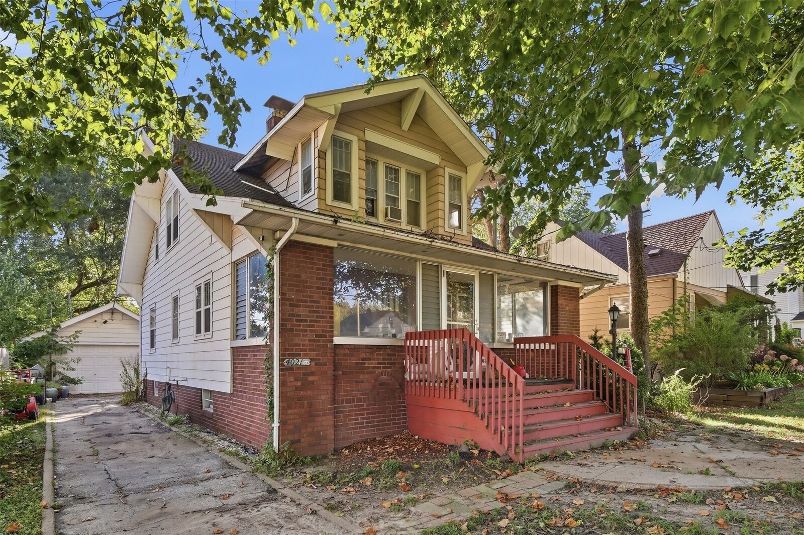 Property Photo:  4021 6th Avenue  IA 50313 
