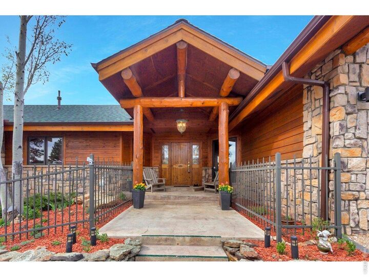Property Photo:  1180 Coyote Run  CO 80517 