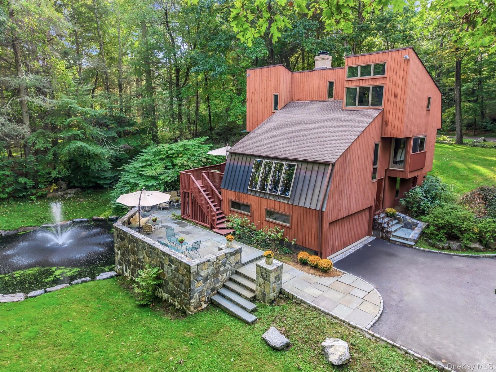 Property Photo: 7 Cabin Ridge Road NY 10514