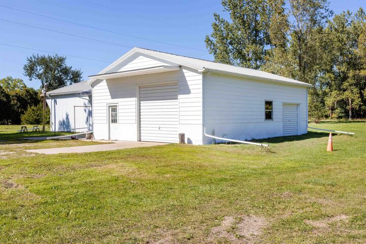 Property Photo:  215 E Saginaw  MI 48657 