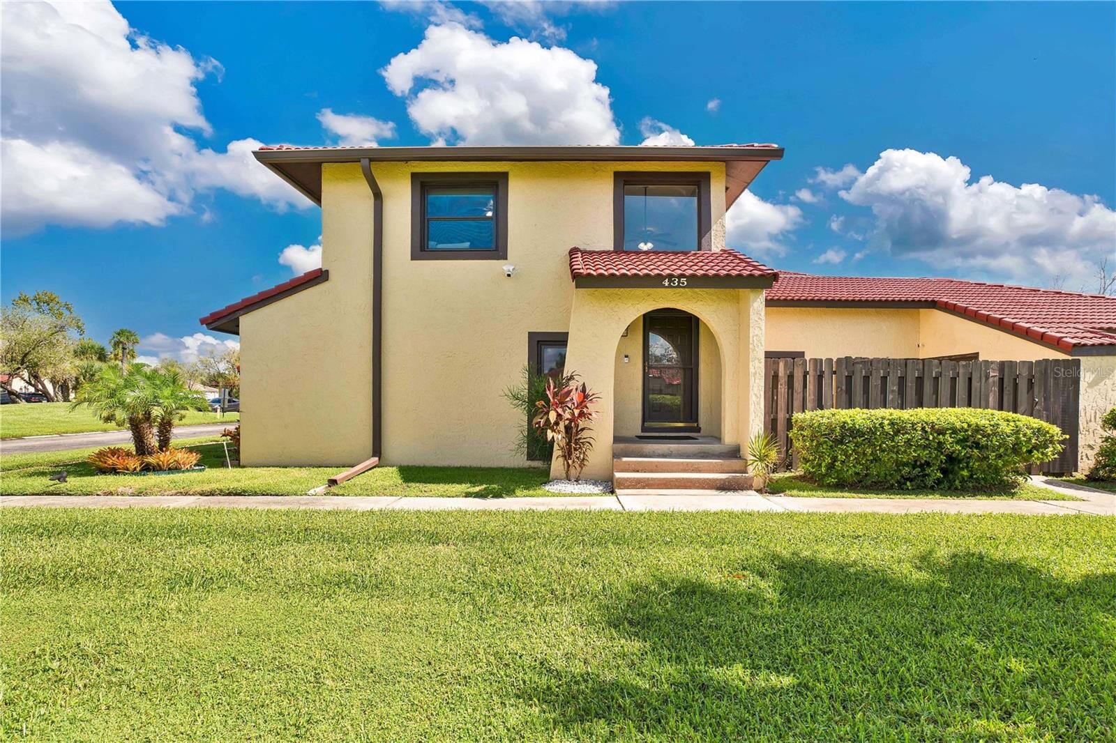 Property Photo:  435 Hunter Circle  FL 34758 