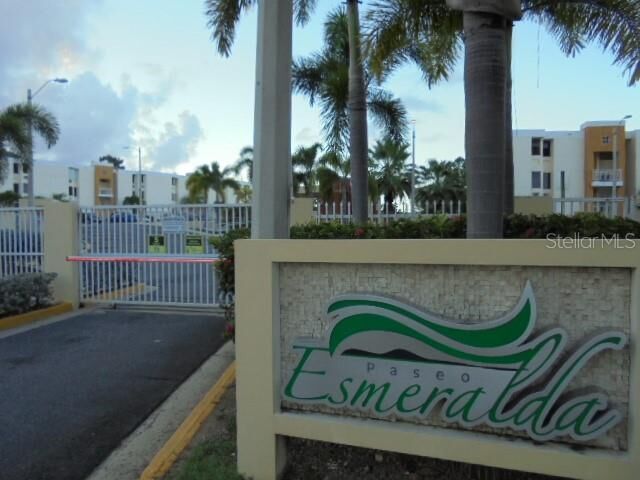 Property Photo:  Cond Paseo Esmeralda 6-302  PR 00738 