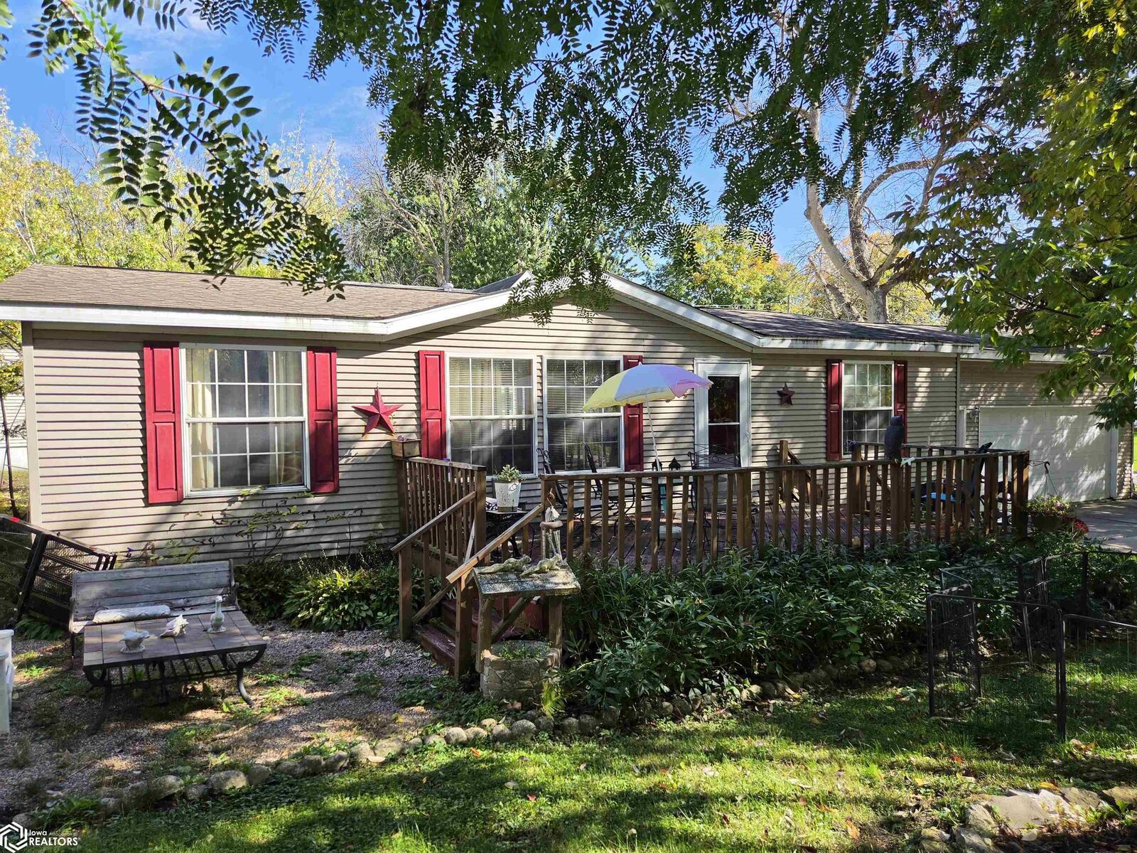 Property Photo: 105 N Gaylord IA 50458