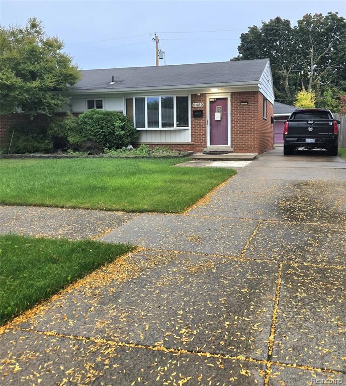 Property Photo:  8450 Norborne Avenue  MI 48127 1126 