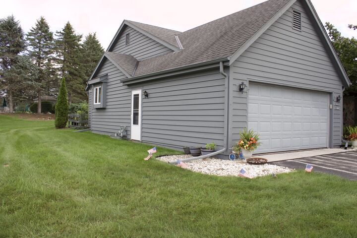 Property Photo:  W180n9872 Riversbend Cir W  WI 53022 