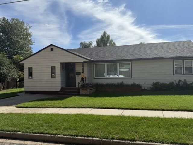 Property Photo:  2215 5th Ave NW  ND 58703 