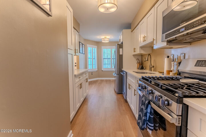 Property Photo:  33 Farragut Square  NJ 07728 