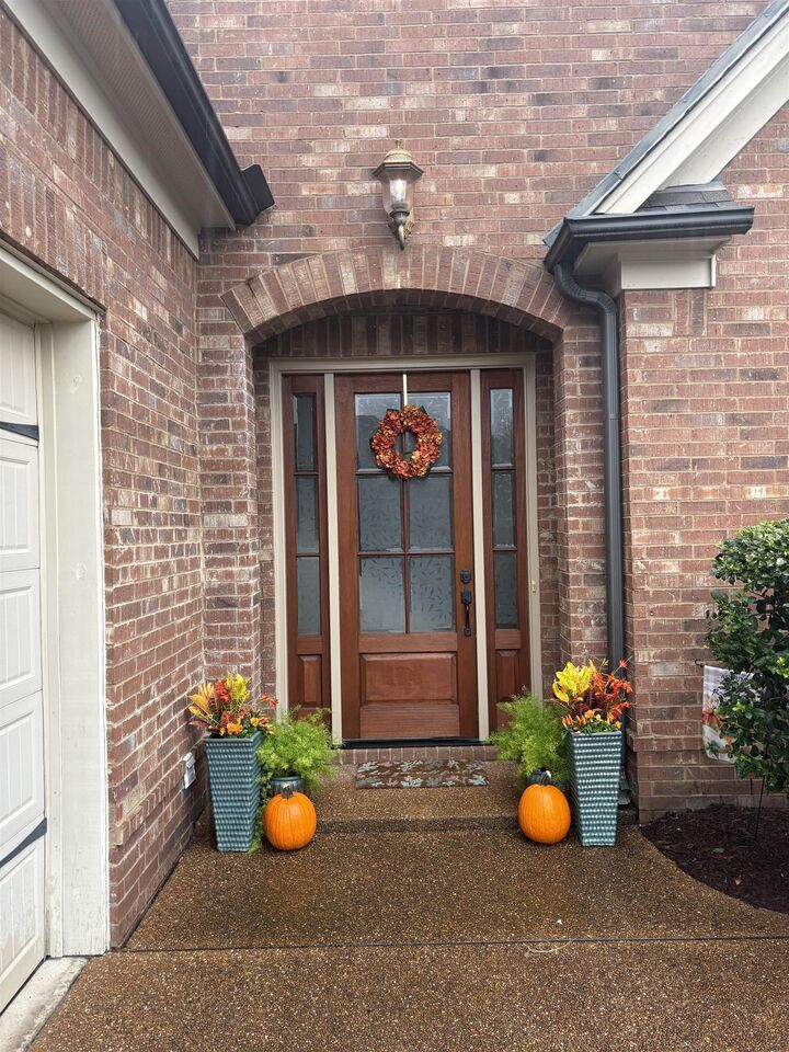 Property Photo: 1296 Raindrop Dr TN 38017