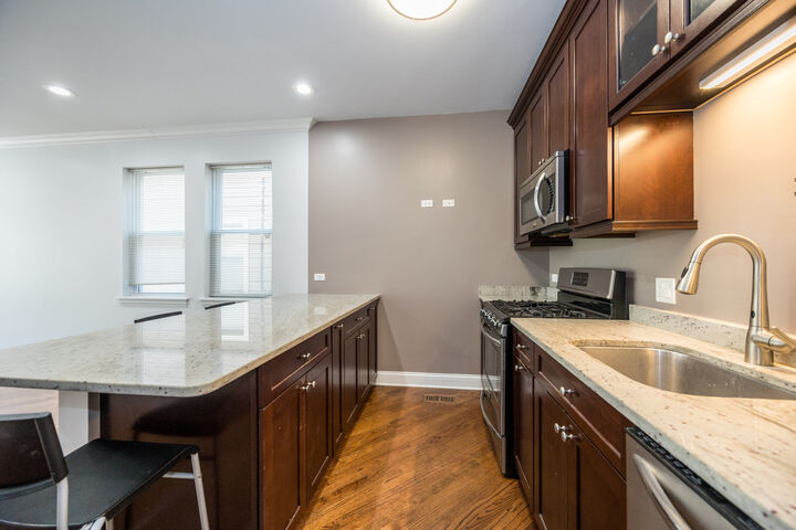 Property Photo:  3616 N Christiana Avenue  IL 60618 