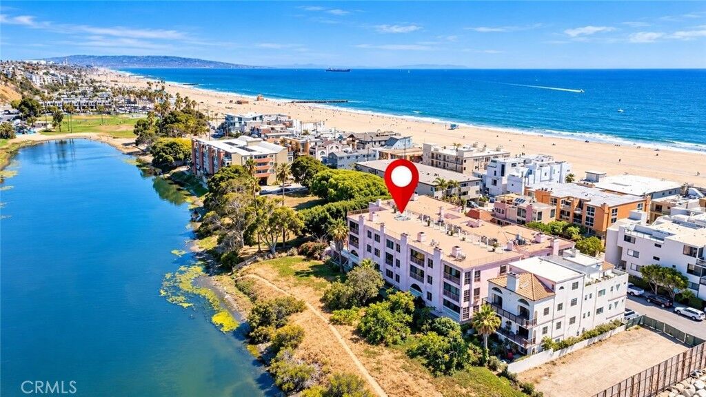 Property Photo:  6220 Pacific Avenue 104  CA 90293 
