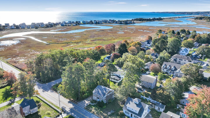 Property Photo:  139 Bourne Avenue  ME 04090 