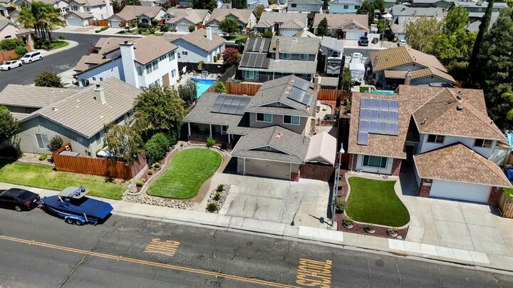 Property Photo:  1744 Hyde Park Lane  CA 95336 