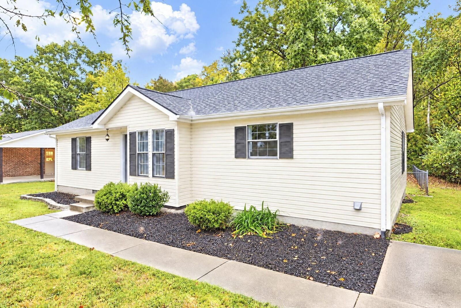 Property Photo:  2041 Phillips St  TN 37091 