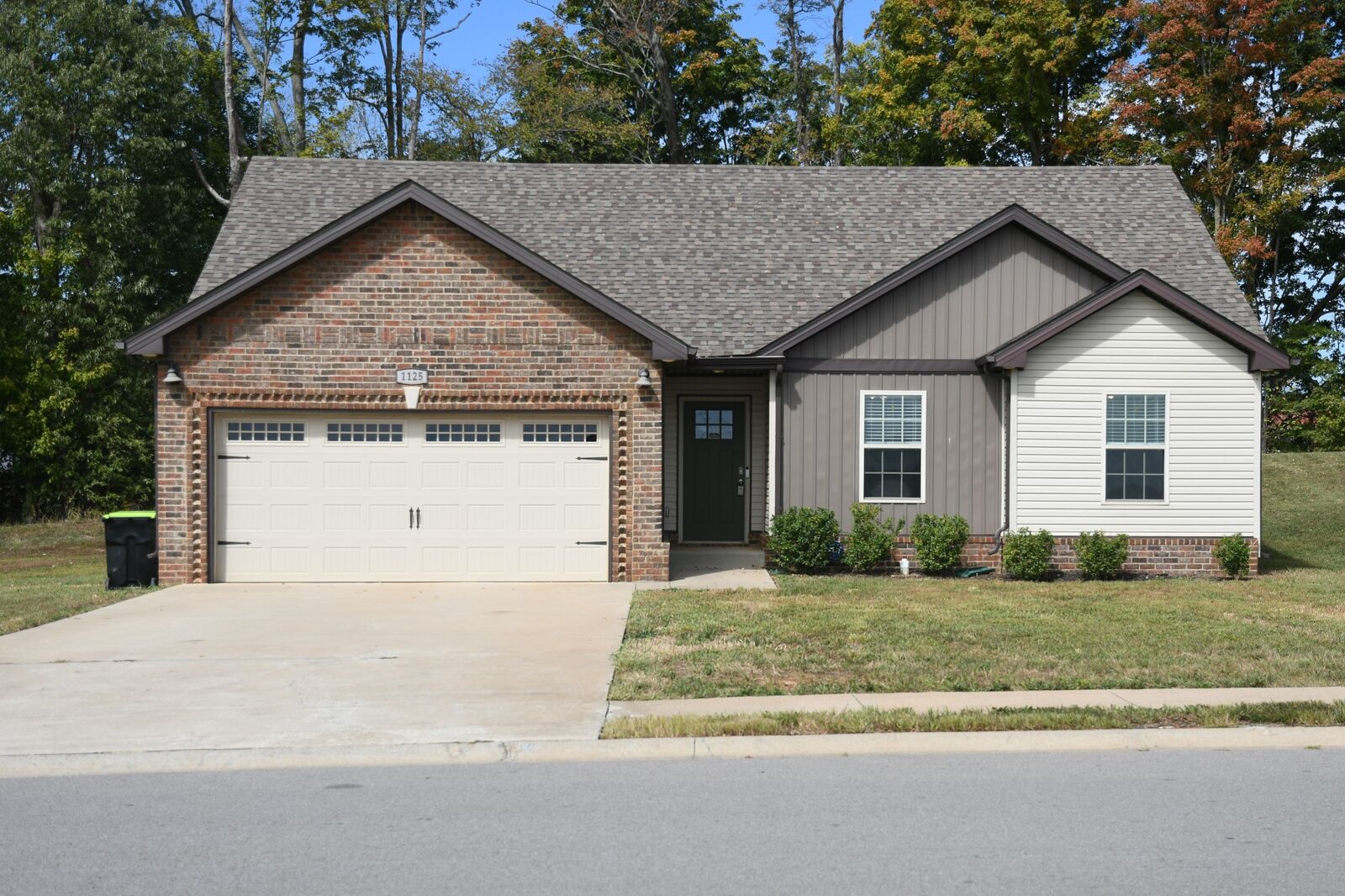 Property Photo: 1125 Cardinal Creek Dr TN 37040