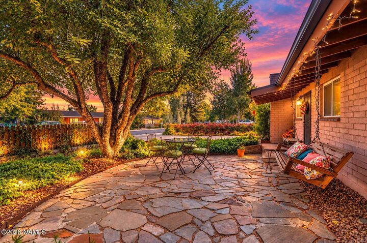 Property Photo:  219 S Dunnam Street  AZ 86001 