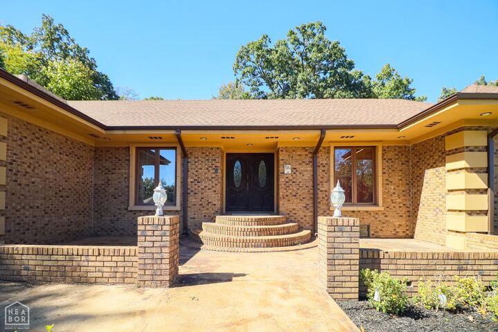 Property Photo:  803 E Lakeshore Drive  AR 72401 