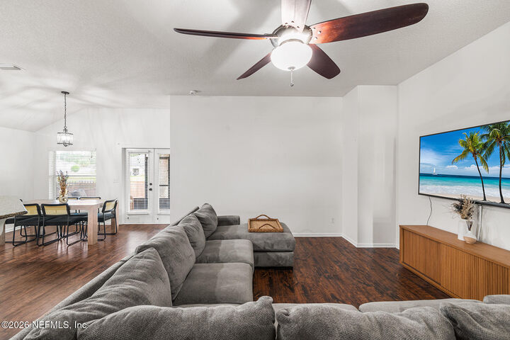 Property Photo:  11941 Hayden Lakes Circle  FL 32218 