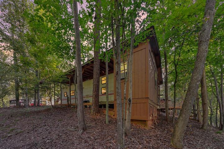 Property Photo:  200 13th Street  GA 30540 