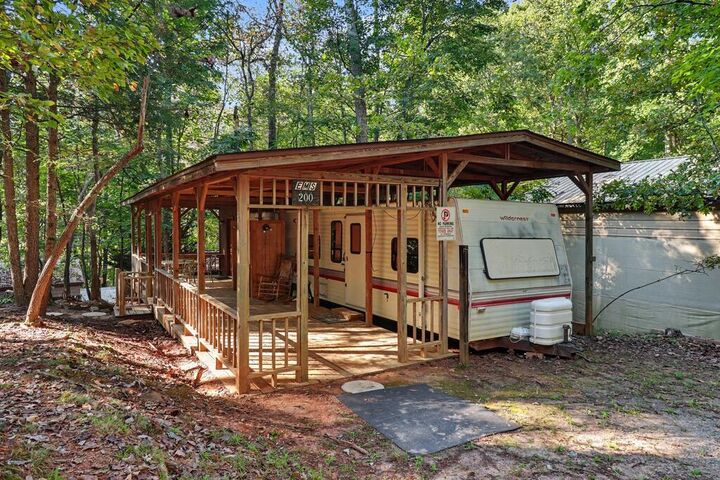 Property Photo:  200 13th Street  GA 30540 