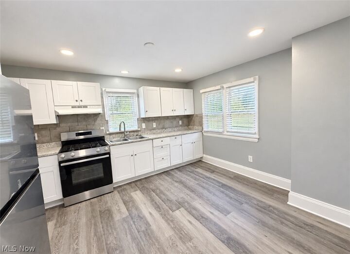 Property Photo: 3870 E 146th Street OH 44128
