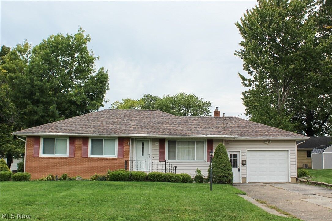 Property Photo:  1660 Sequoya Drive  OH 44514 