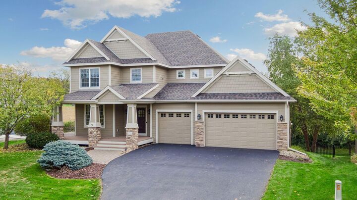 Property Photo:  1711 Deephaven Drive  MN 55129 