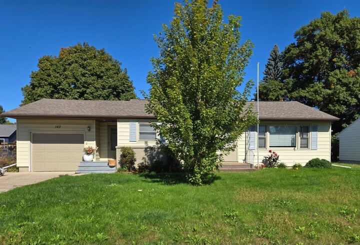 Property Photo:  142 5th Street NW  MN 55917 