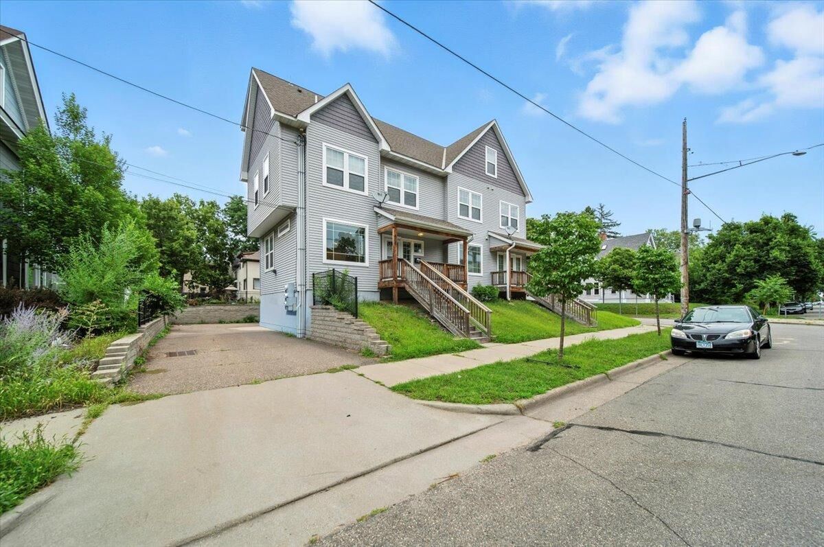 Property Photo:  600 W 32nd Street 4  MN 55408 