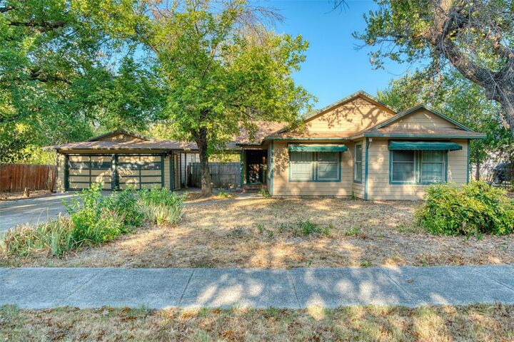 Property Photo: 3233 Jane Lane TX 76117