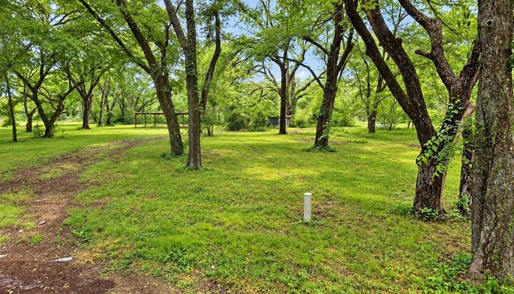 Property Photo:  200 Bowden Circle  TX 76028 