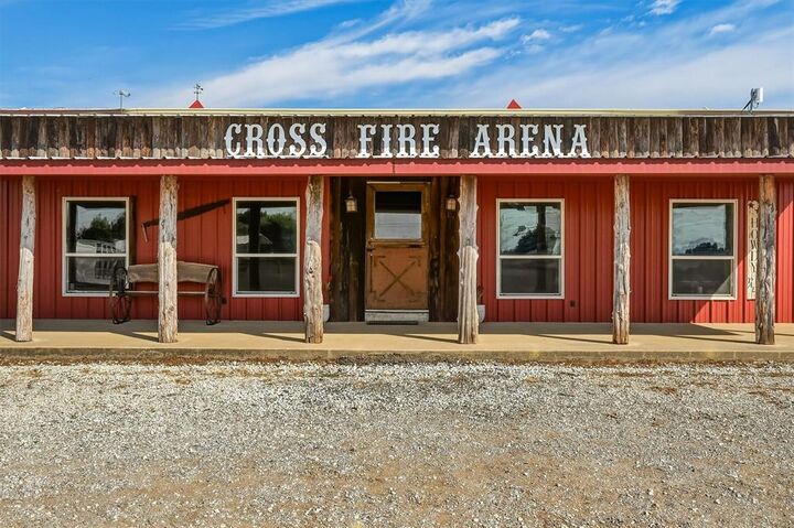 Property Photo: 13341 82 Highway E TX 76273