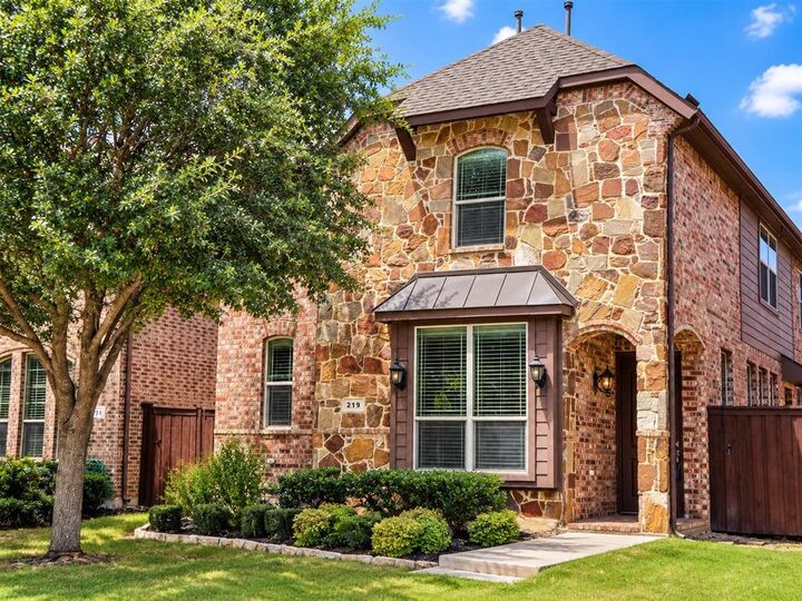 Property Photo:  219 Carrington Lane  TX 75067 