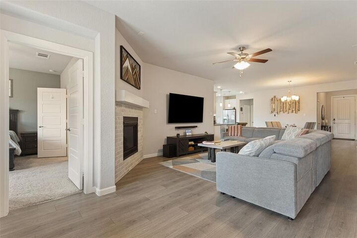 Property Photo:  10928 Phelps Way  TX 76244 