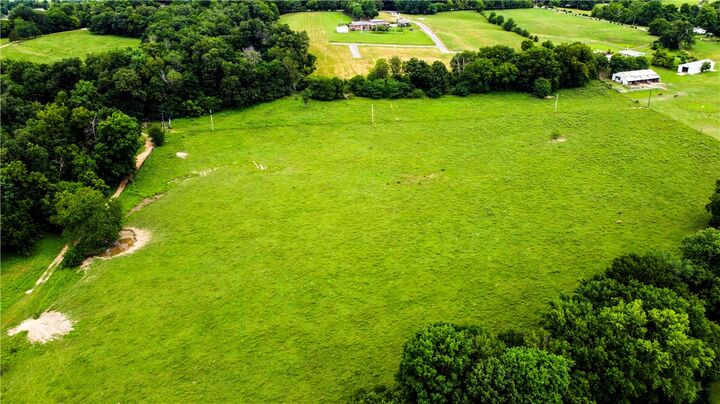Property Photo:  513-627 Reed Valley  AR 72704 