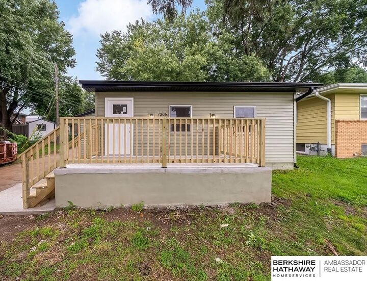 Property Photo:  7306 S 28 Street  NE 68147 