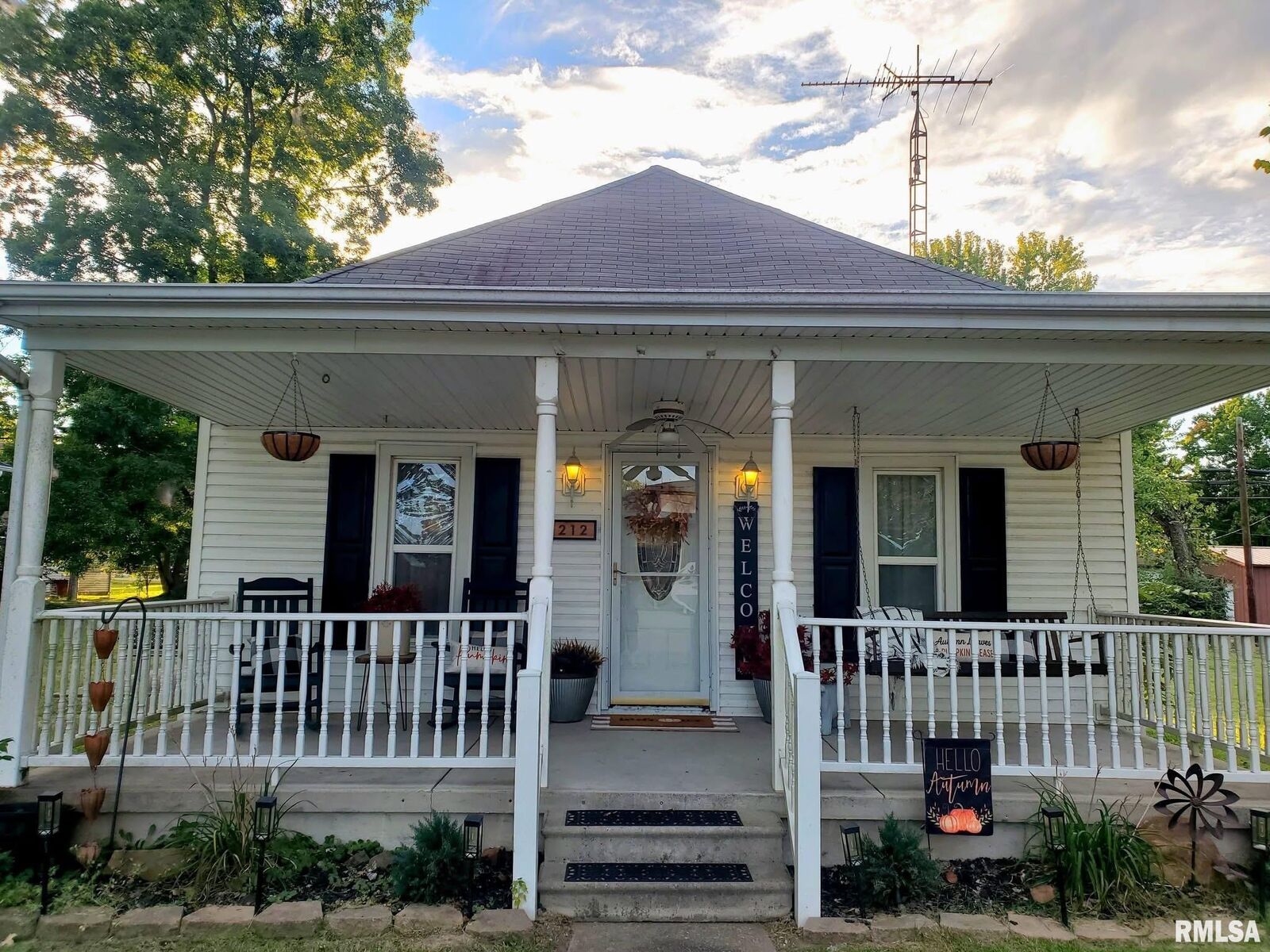 Property Photo:  212 S Broadway Street  IL 62939 
