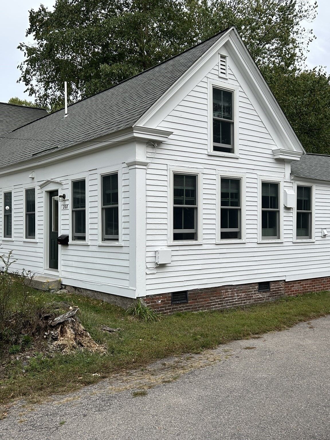 Property Photo:  208 Union Street 2  MA 01721 