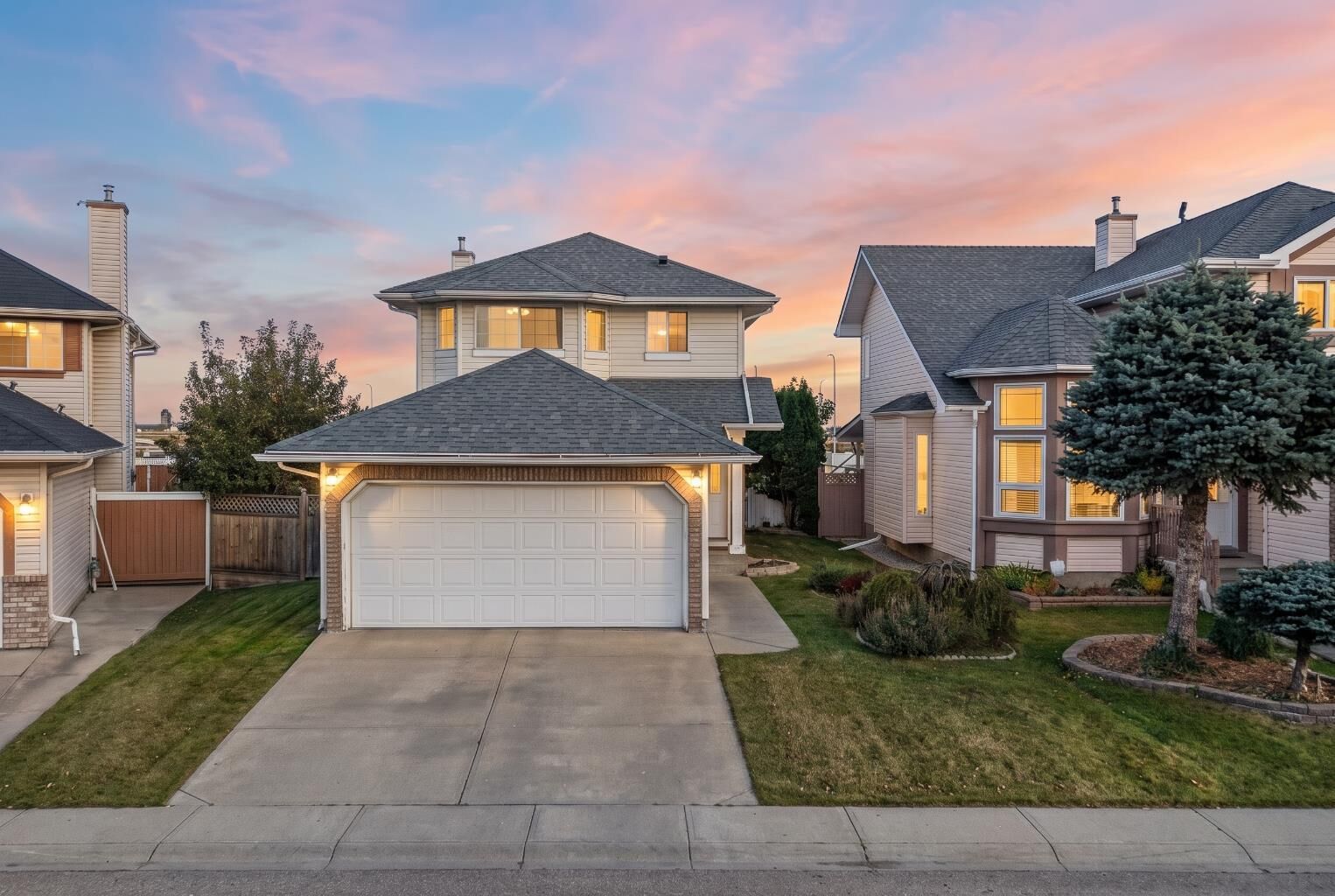 Property Photo:  92 Del Ray Close NE  AB T1Y 6Y9 