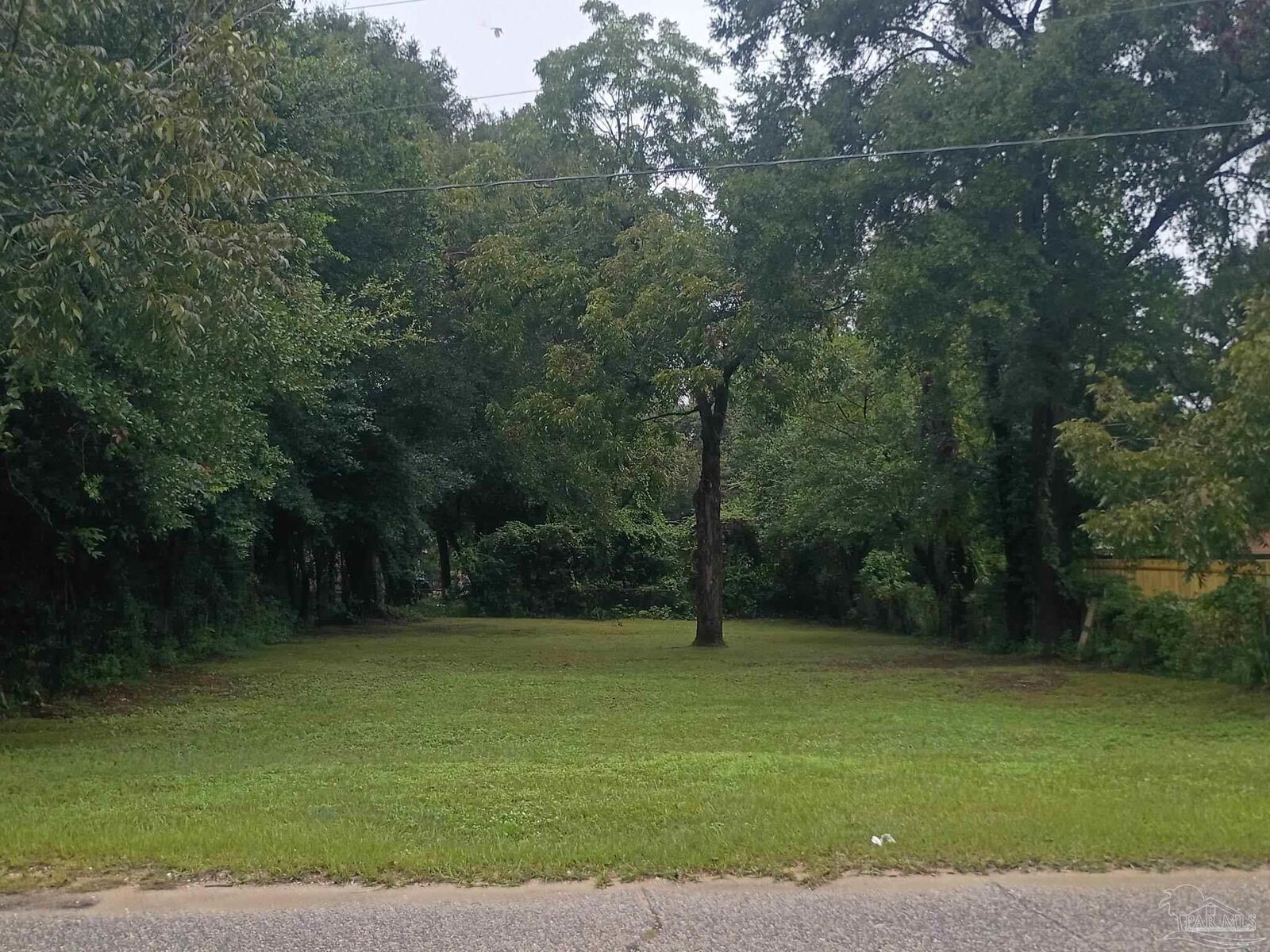 Property Photo: 2710 W Bobe St FL 32505
