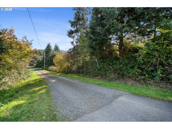 Property Photo:  233 Rock Creek Dr  OR 97136 