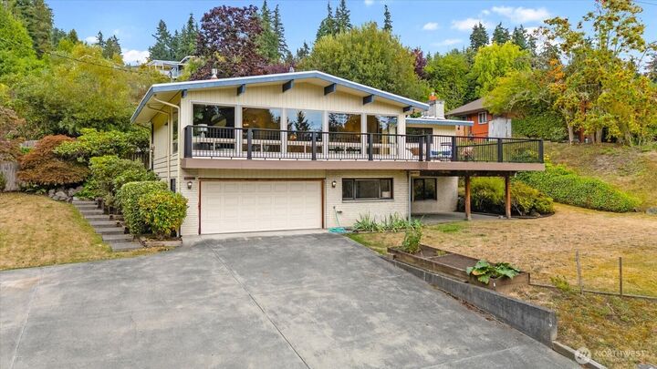 Property Photo:  17207  76th Avenue W  WA 98026 