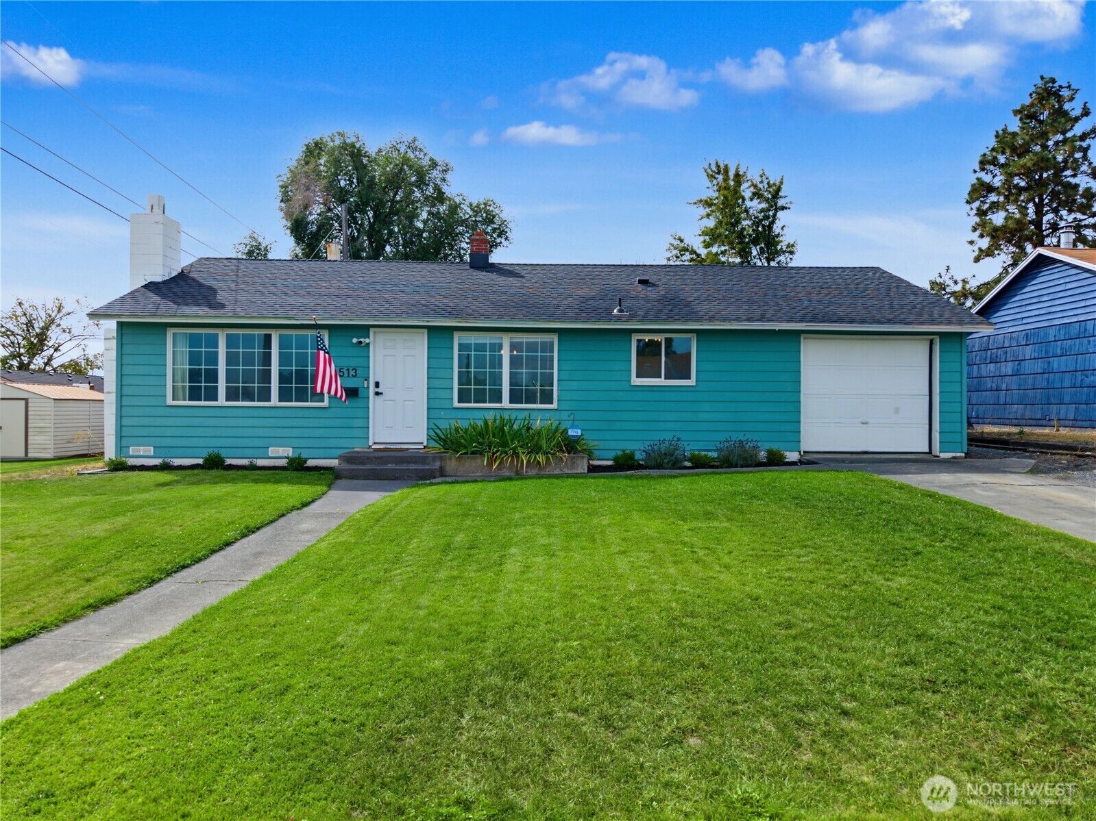 Property Photo: 513 W Meridian Avenue WA 98837