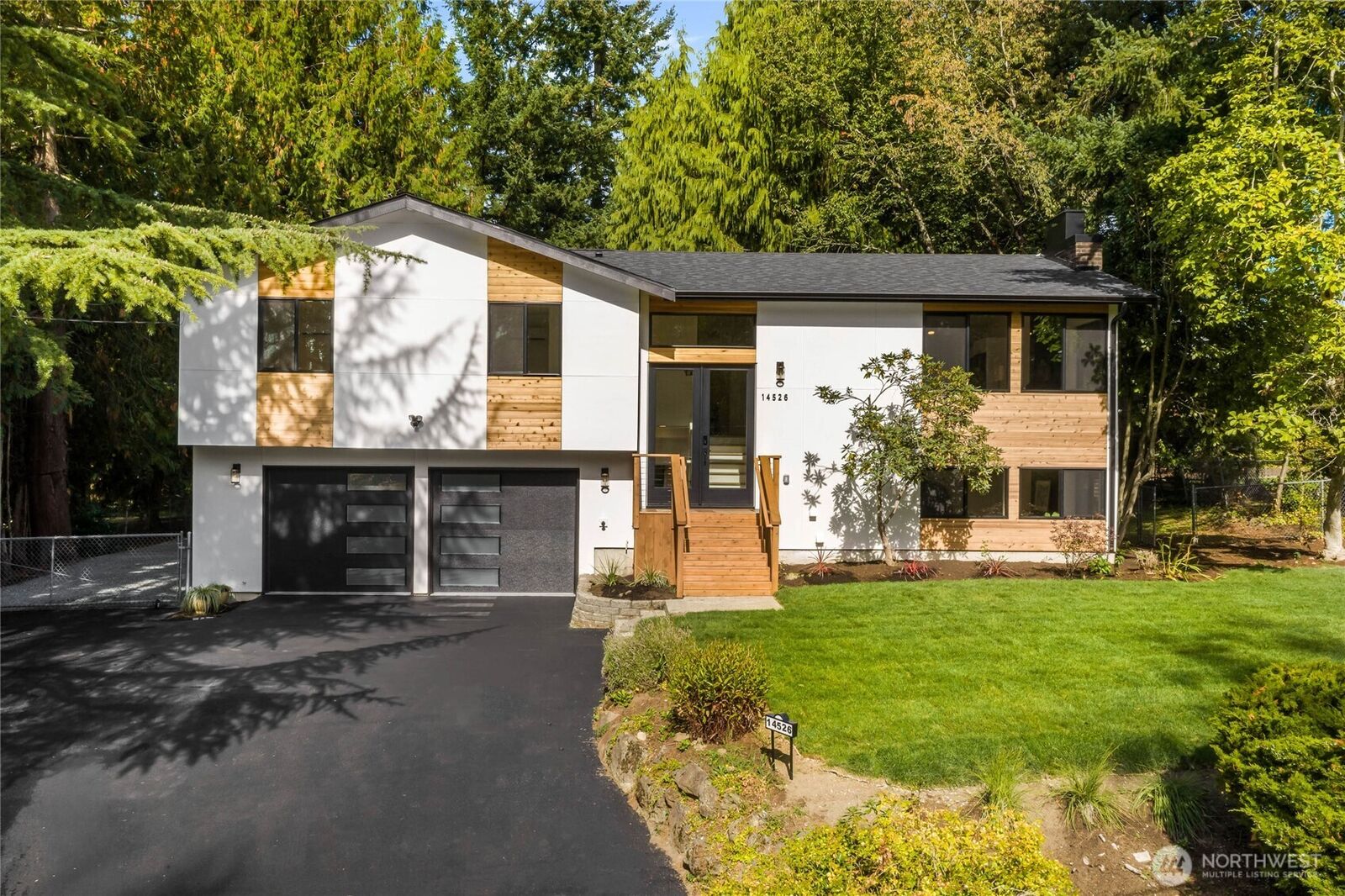 Property Photo:  14526 SE 178th Place  WA 98058 