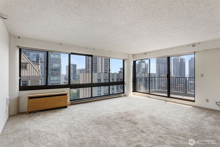 Property Photo:  1120  Spring Street 1404  WA 98122 
