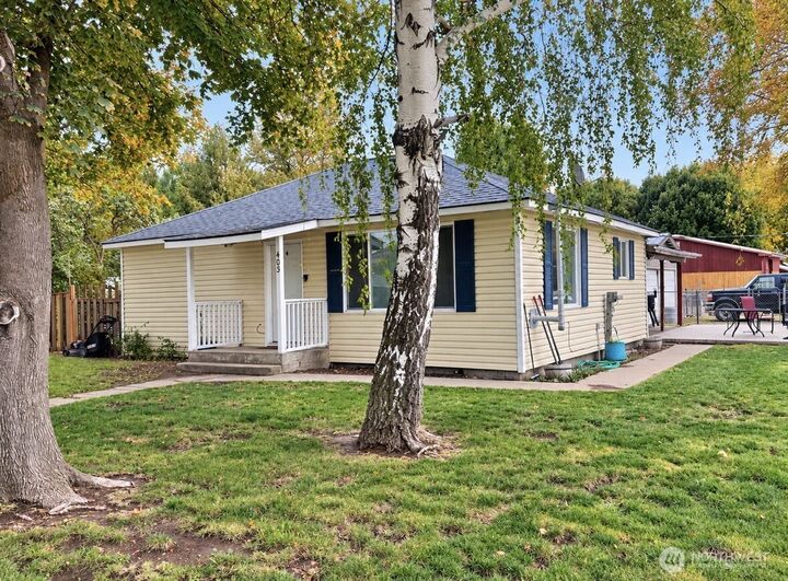 Property Photo: 403 Main Street WA 98844