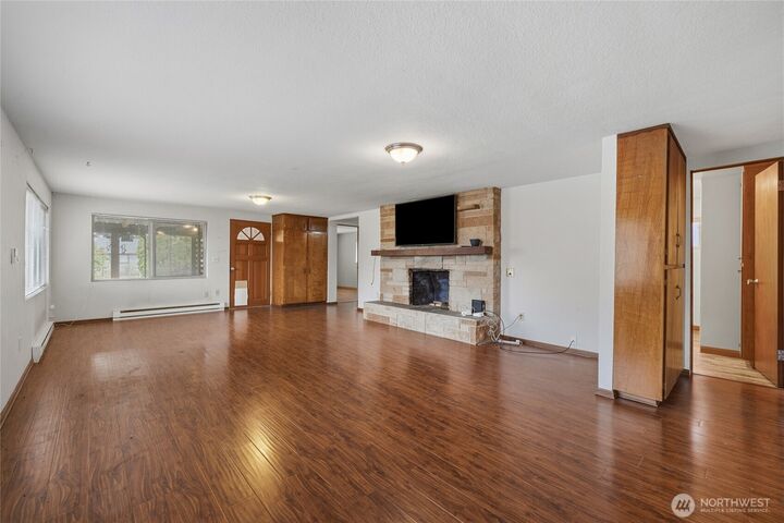 Property Photo: 702 E 51st Street WA 98404