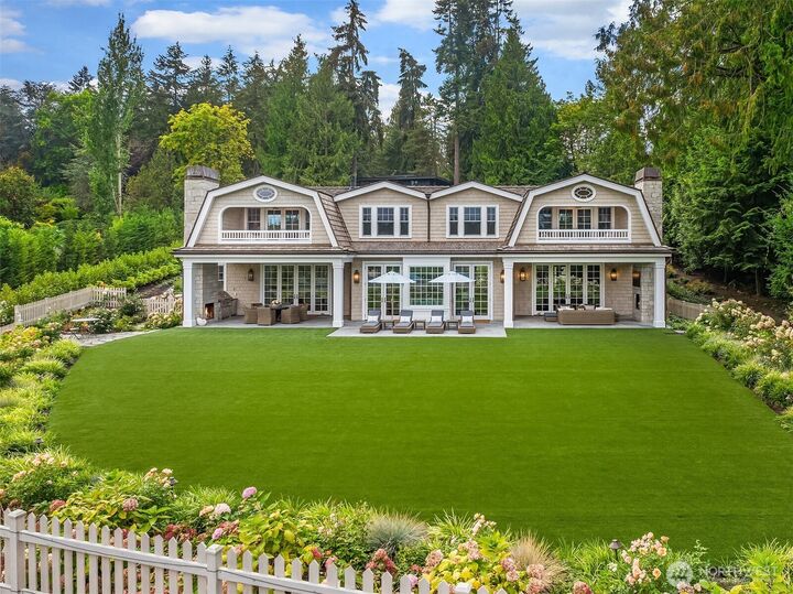 Property Photo:  3430  Evergreen Point Road  WA 98039 